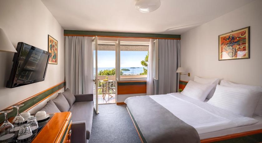 "Premium" klases divvietīgs numurs (1 vai 2&nbsp;gultas) (Premium Double or Twin Room) attēls 0