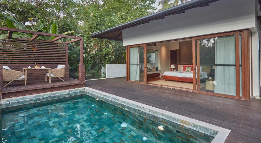 Image of Mahogany Villa King 2