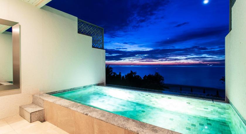 Фото: Beachfront Club Pool Suite 11