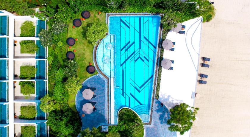 Фото: Beachfront Club Garden Pool Suite 15