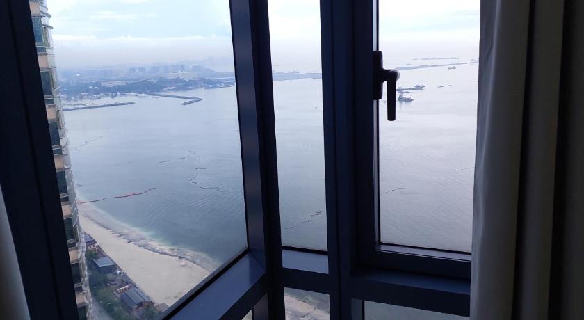 Magnificent View of Manila Bay, Roxas Blvd, US Embassy photo
