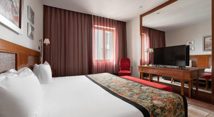 Plasencia Exe Alfonso VIII 4-Star Hotel pool