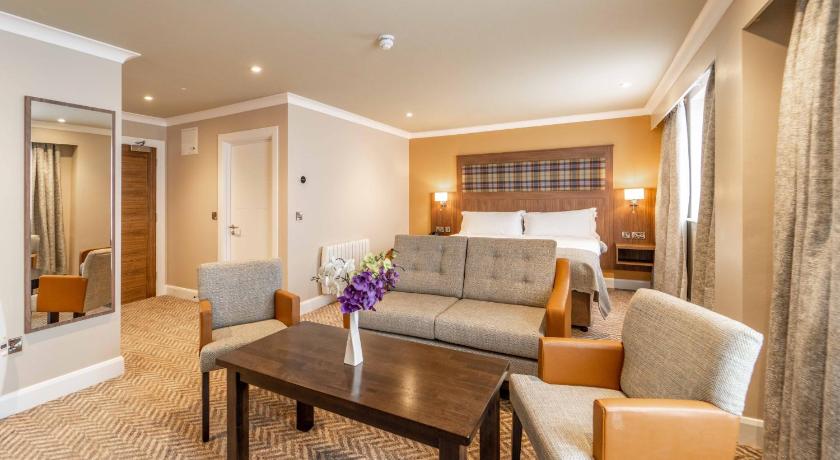 Dillon’s Hotel photo