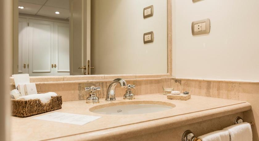 Image of Executive Triple Room 6