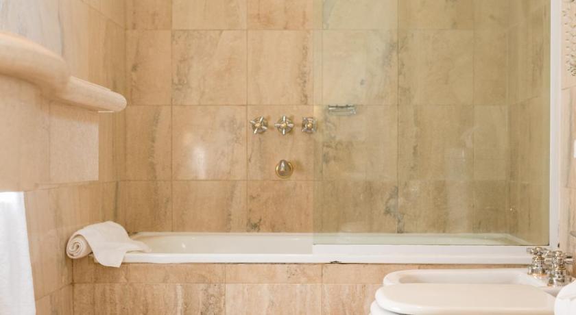 Image of Executive Triple Room 3