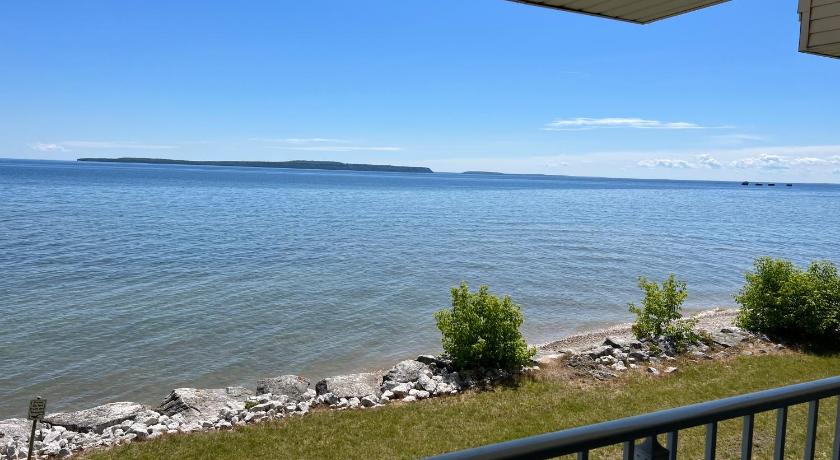 Quality Inn Lakefront Saint Ignace photo