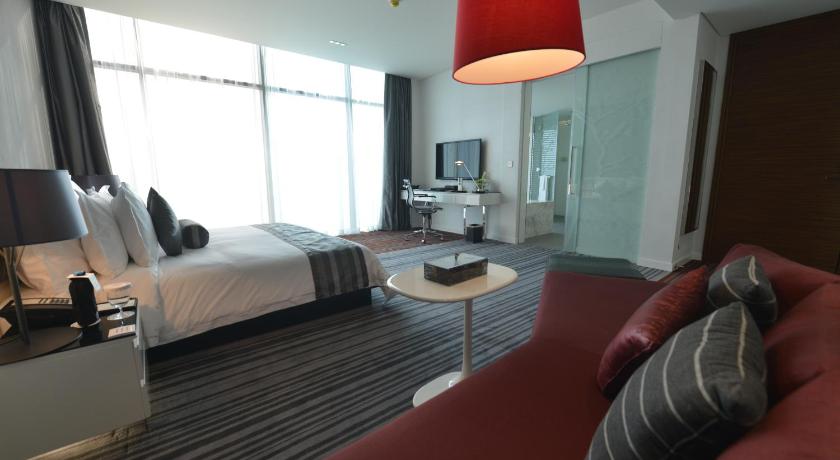 Image of Deluxe King Room 1