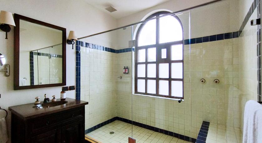 Image of Classic  Room 9