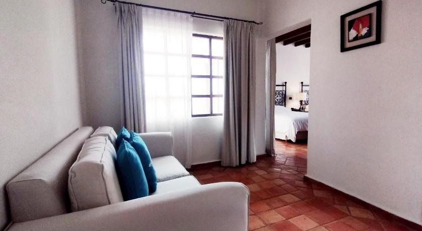 Image of Deluxe Room 9