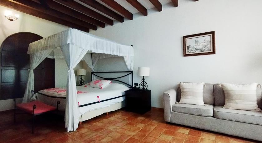 Image of Deluxe Room 14