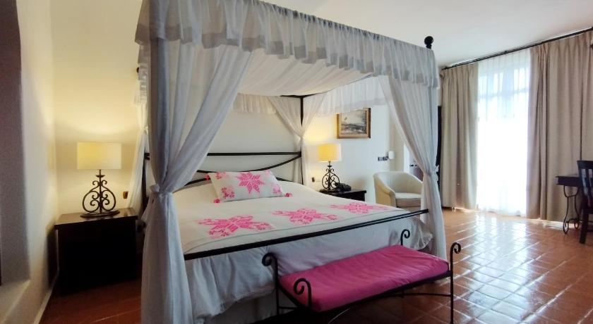 Image of Deluxe Room 3