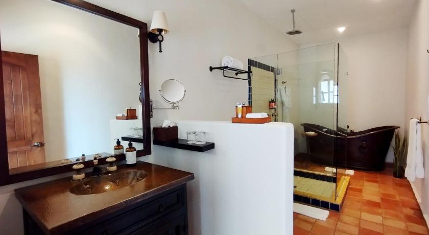 Image of Suite 10