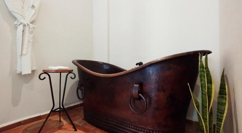Image of Suite 13