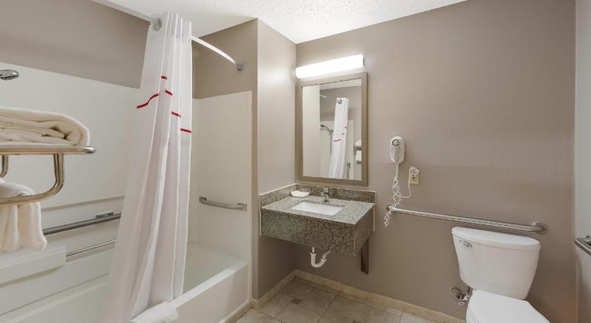 Red Roof Inn Mansfield photo