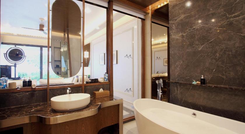 Фото: Beachfront Club Garden Pool Suite 6