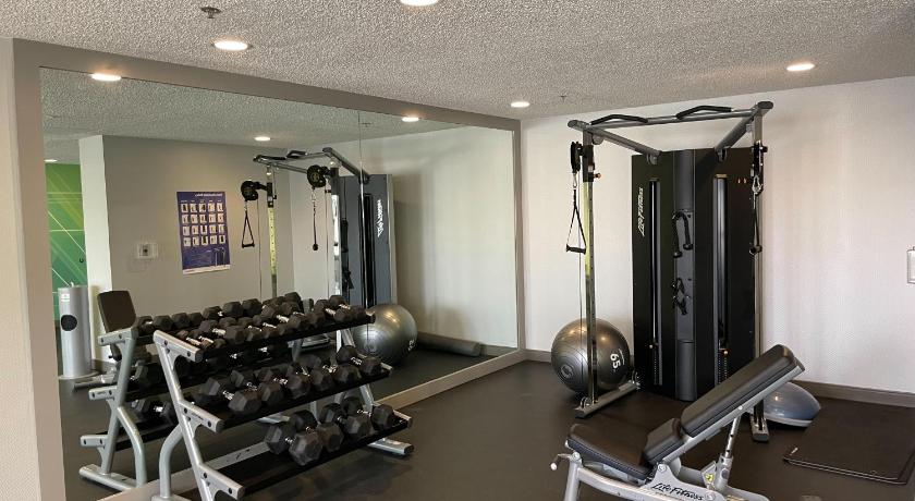 Holiday Inn Newark International Airport photo