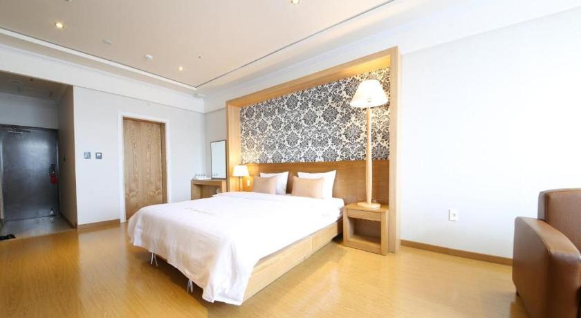 ナジュ Lake 45 Hotel ホテル プール