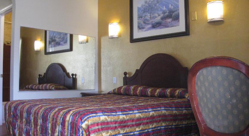 Sunshine Motel photo