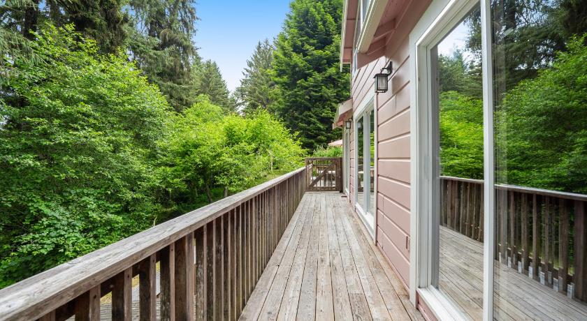 Stylish Cabin photo