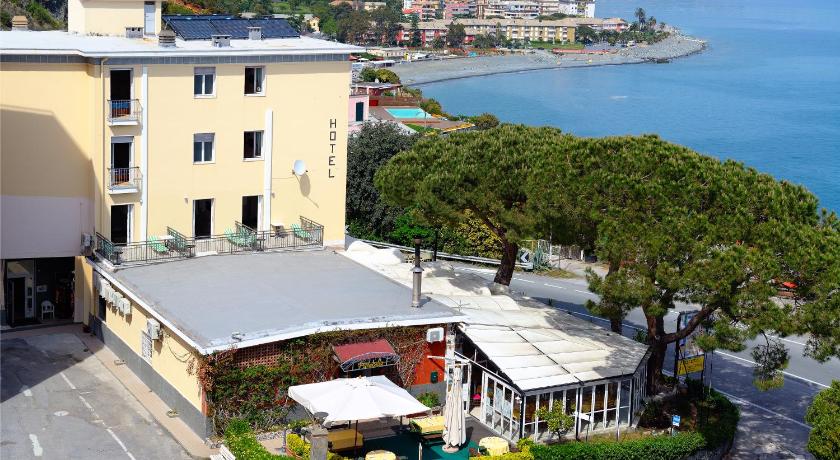 Hotel Puntabella photo