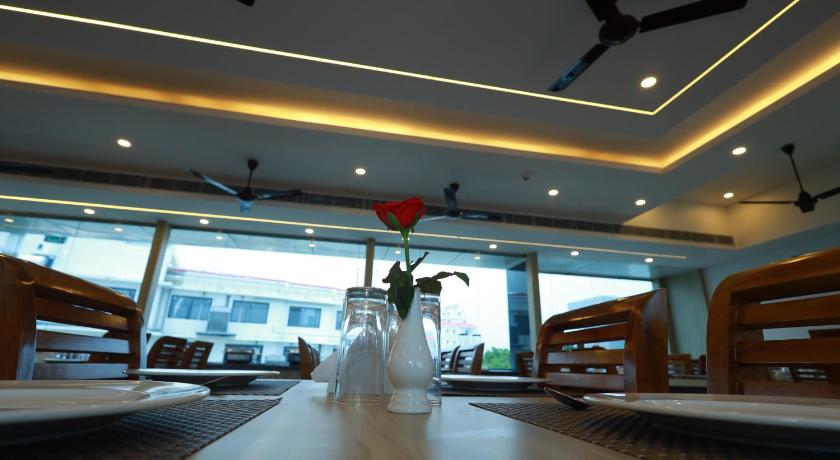 Goodland Elegance - image 17
