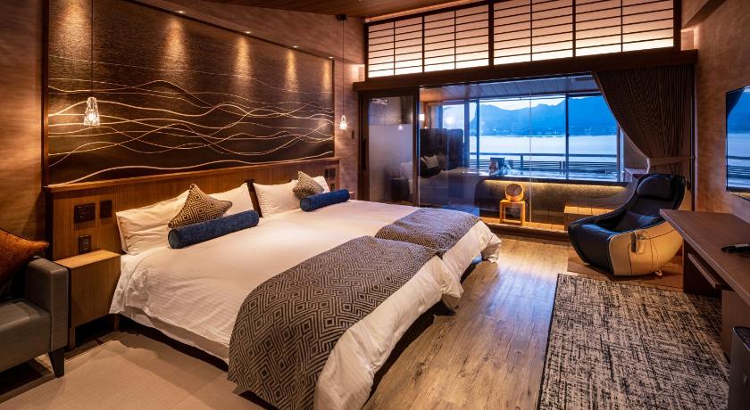 Image of Superior Twin Room with Sea View 1