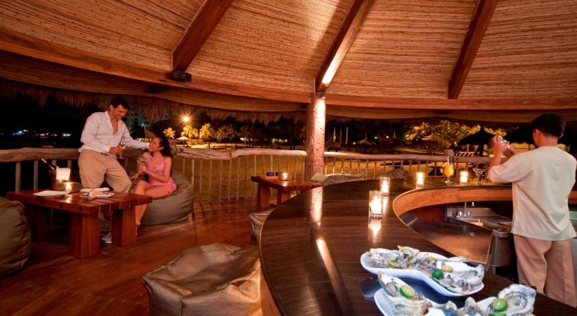 セブ Bluewater Maribago Beach Resort 4つ星 ホテル プール