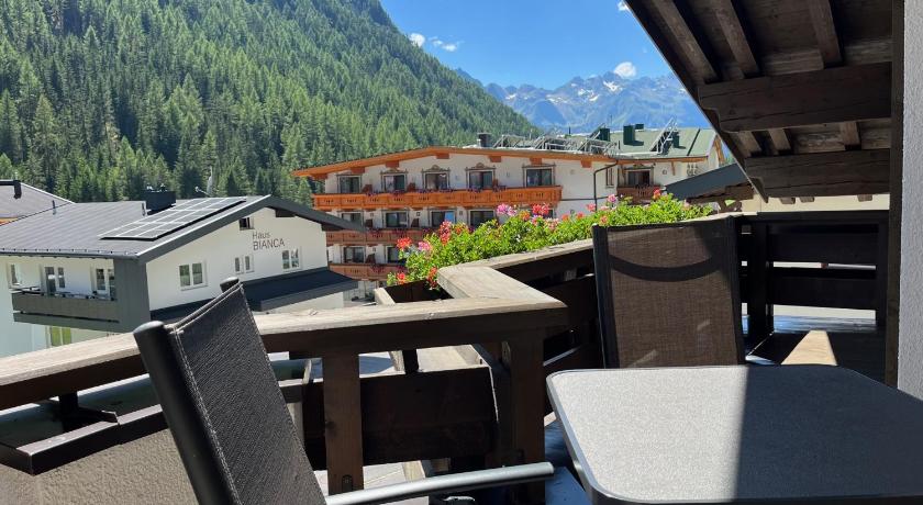 Image of Apartment with Mountain View 1