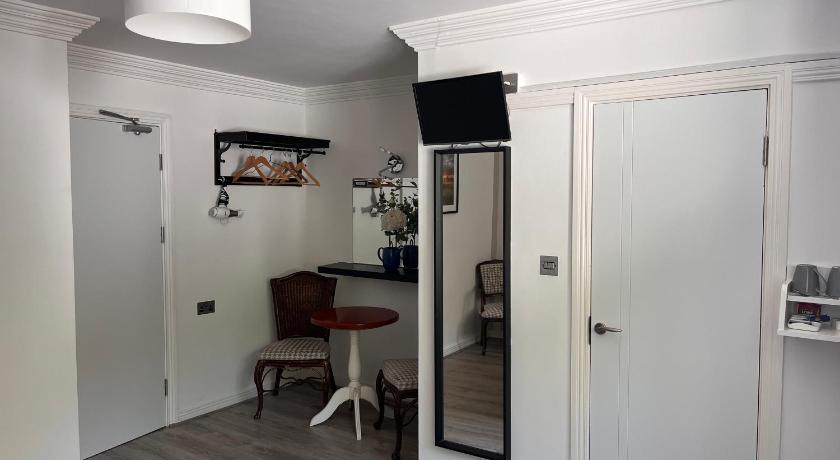 Image of Double Room with Garden View 4