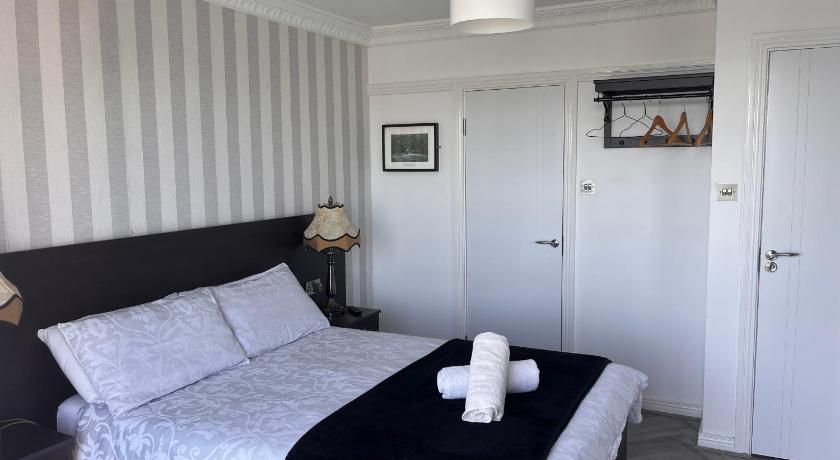 Image of Double Room with Balcony and Sea View 1