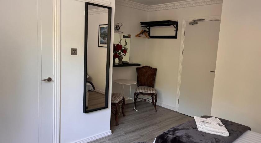 Image of Standard Twin Room with Garden View 1