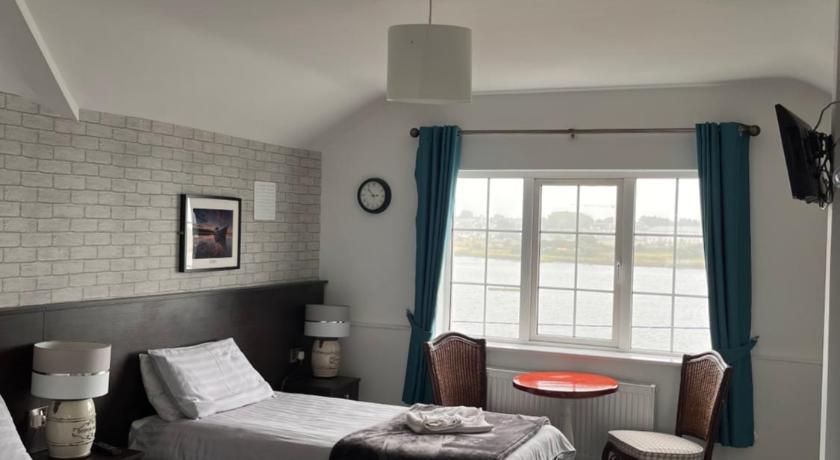 Image of Family Room with Sea View 1