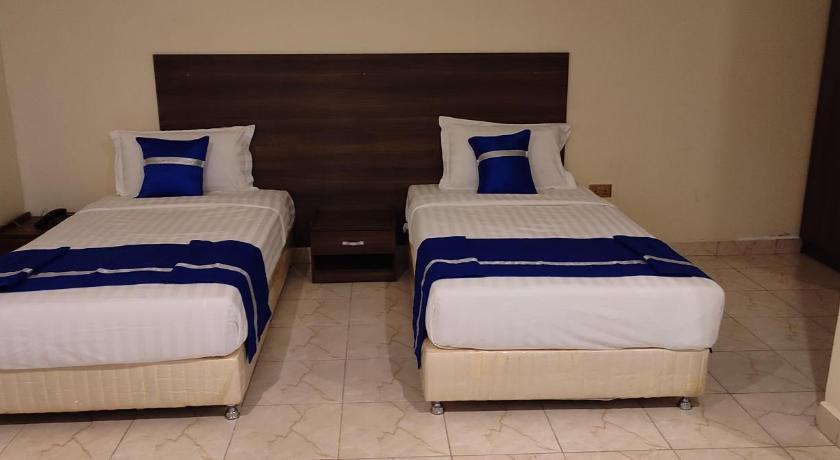 รูปของห้องพักเตียงแฝด มีหน้าต่าง (Twin Room with Window) 14