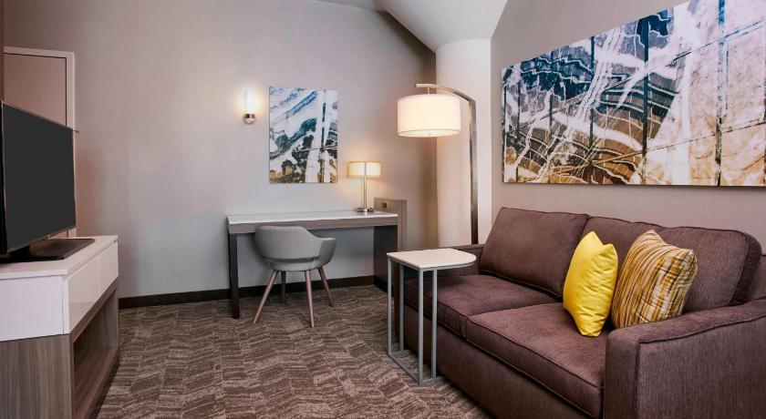 SpringHill Suites Milwaukee Downtown photo