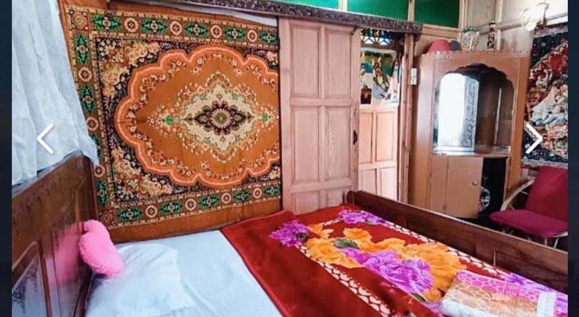 New Minar Group of Houseboats photo
