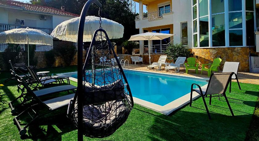 Kopernikus Apartments — Hotel in Ulcinj