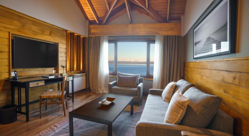 Image of Deluxe Suite with Sea View 0