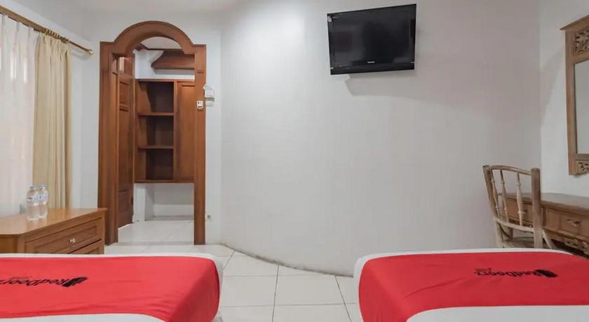 Image of Deluxe Room 8