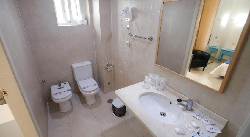 Hotel Eliseos                                                                    photo