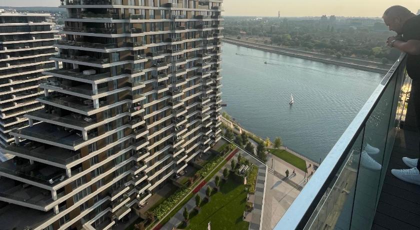 Queen Apartments Belgrade Waterfront — Hotel in Belgrade