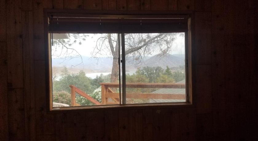アップフォードハイツ (CA) 3BR Panoramic Lake View, Sequoia Forest, Kern County 4つ星 宿泊施設 スイート
