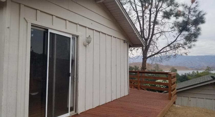 アップフォードハイツ (CA) 3BR Panoramic Lake View, Sequoia Forest, Kern County 4つ星 宿泊施設 ロビー