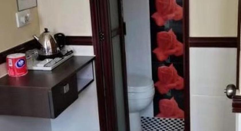 Famous Guest House - image 7