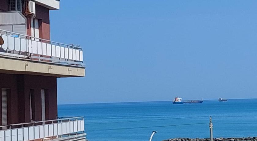 appartamento fronte mare