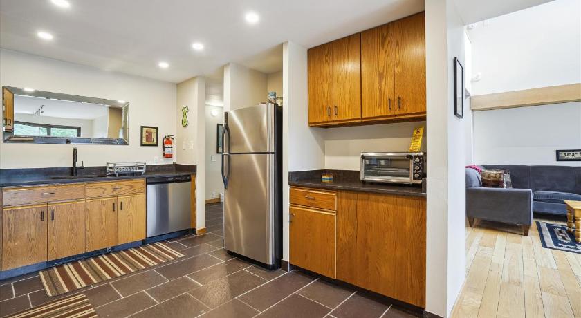 Winterberry Townhouse #4 photo