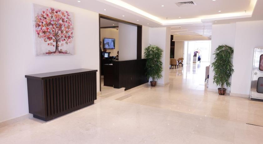 쿠웨이트 Dolphin Continental Hotel 호텔 로비