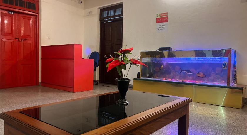 Hotel Sunday - Townhouse Club Airport Trivandrum photo
