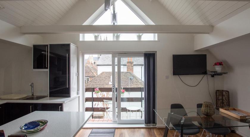 The Penthouse - image 8