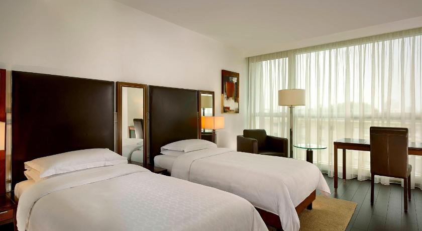 Sheraton Porto Hotel & Spa photo