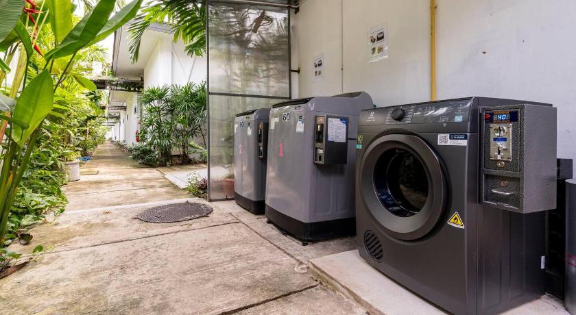 Prosper Hospitality - Pool Access Apartment - Chalong photo